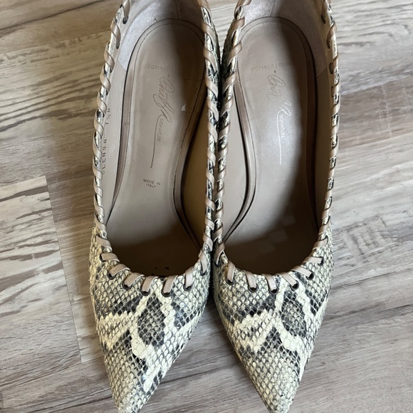 Donald J. Pliner Snake Print Pump With Silver - Picture 3 of 9